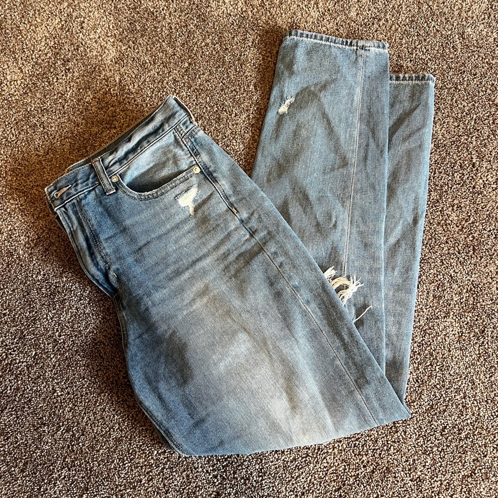 American Eagle Outfitters Light Blue Distressed Straight Jeans - Picture 1 of 6